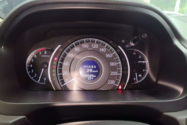 Used Honda CR-V 2015 2.0L two-wheel drive Fashion Edition Odometer Close Up