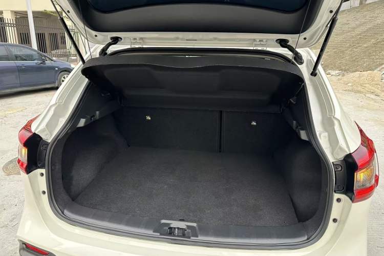 Used Nissan Qashqai 2022 2.0L CVT XV Premier Luxury Edition Interior 7