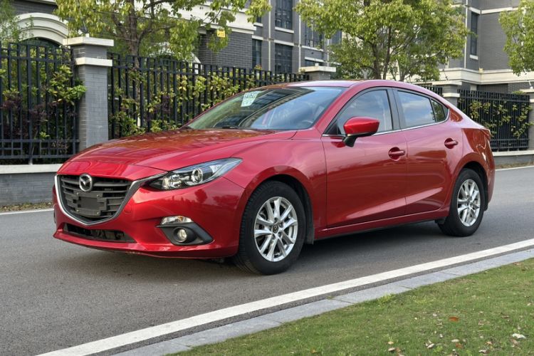 Used Mazda 3 Axela 2016 Sedan 1.5L Automatic Luxury Model