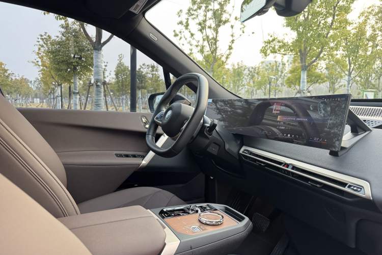 Used BMW iX 2023 xDrive40
