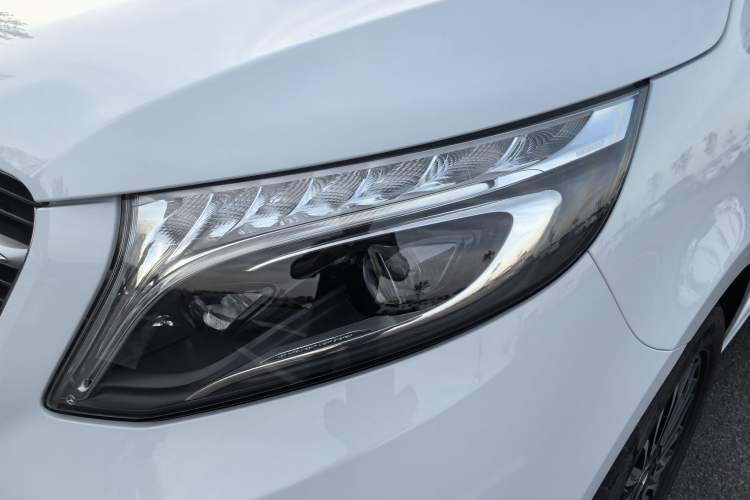 Used Mercedes-Benz V-Class 2017 V 260 L Prestige Extended Edition Left Front Headlight