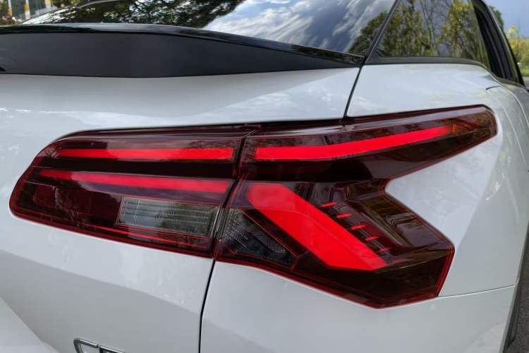 Used Citroen C5 X 2025 Model 1.6T Overseas Edition