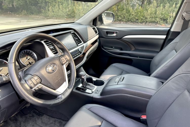 Used Toyota Highlander 2018 2.0T Four-Wheel Drive Prestige Version 7 Seats China VI Standard