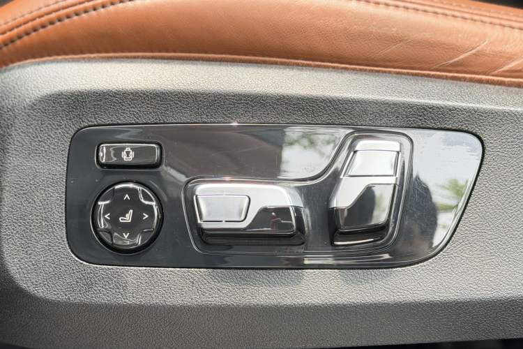 Used BMW X7 2021 xDrive40i Luxury M Sport Package