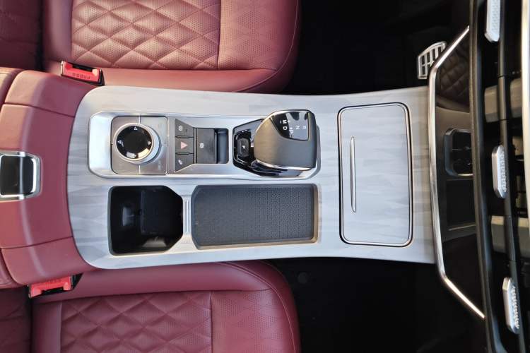 Used JETOUR X70 PLUS 2023 1.6T DCT Stronger 7-Seater