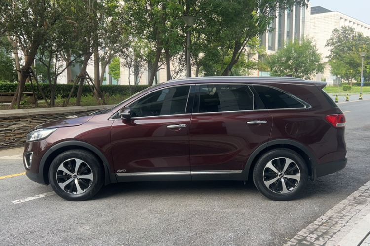 Used Kia Sorento 2015 Sorento L 2.4L Gasoline 4WD Elite Edition 5 Seats China IV Standard
