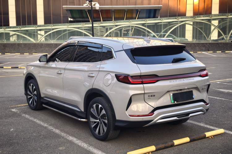 Used BYD Song PLUS New Energy 2024 Honor Edition EV 520km Premium Model