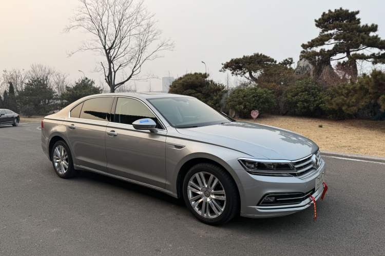 Used Volkswagen Phideon 2018 Revised Version 380TSI Two-Wheel-Drive Flagship Edition

