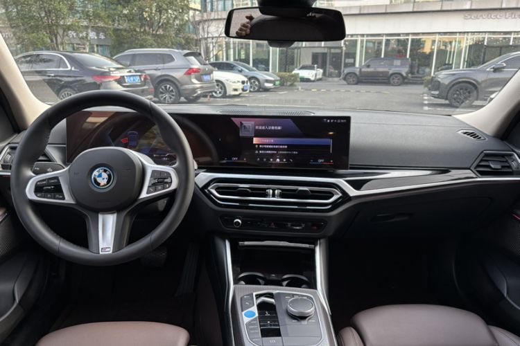 Used BMW i3 2023 eDrive 40 L Midnight Edition
