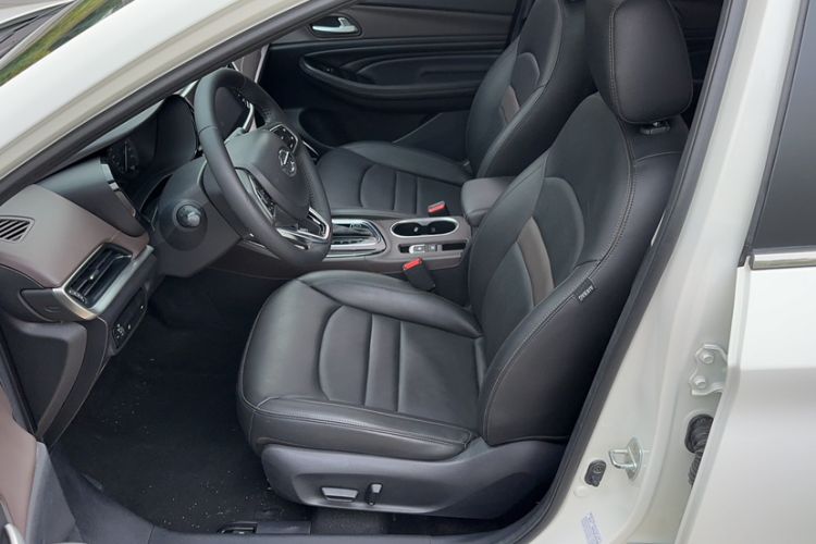 Used GAC Trumpchi GA4 2018 200T Automatic Luxury Edition Left Front Seat