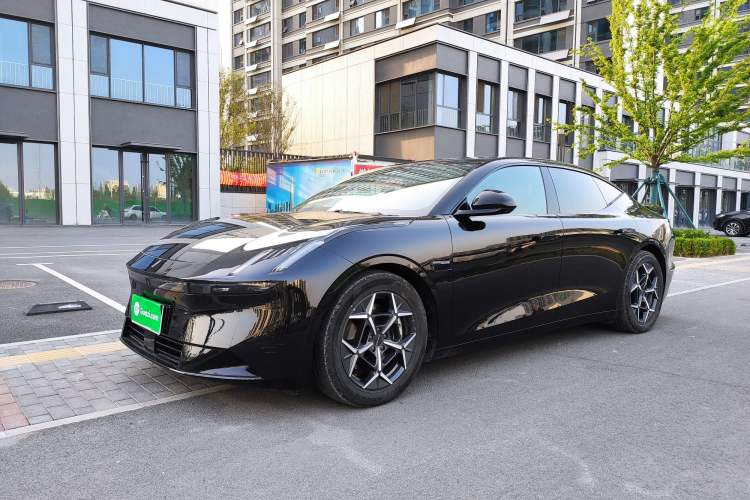 Used Lynk & Co Z10 2025 95 kWh 766 km Range Rear-Wheel Drive Max