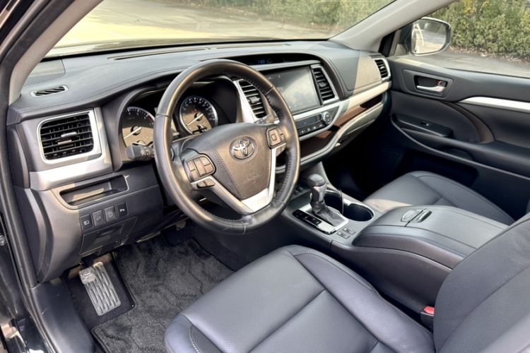 Used Toyota Highlander 2018 2.0T Four-Wheel Drive Prestige Version 7 Seats China VI Standard