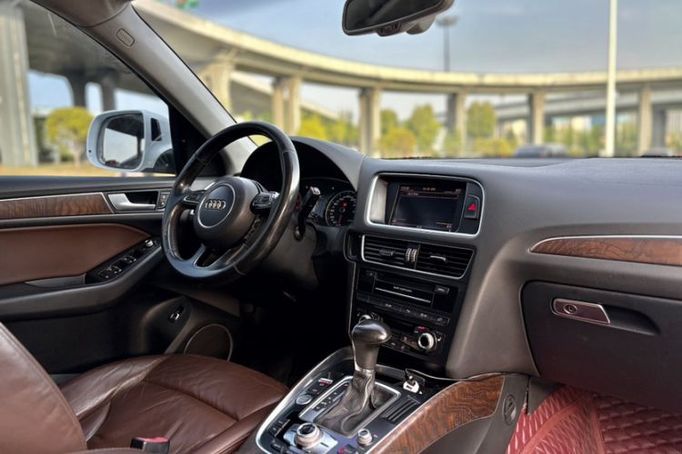 Used Audi Q5 2015 40 TFSI Comfort Model