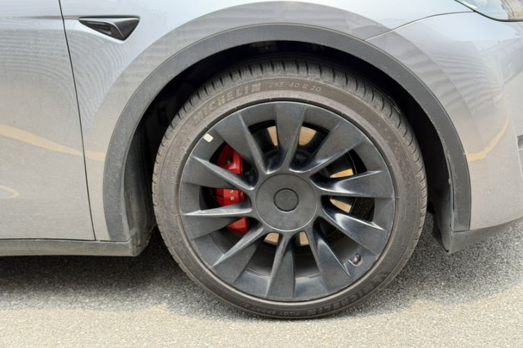 Used Tesla Model Y 2024 Long-Range All-Wheel-Drive Version
