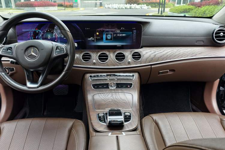 Used Mercedes-Benz E-Class 2018 Facelifted E 300 L Stylish Version Interior 4