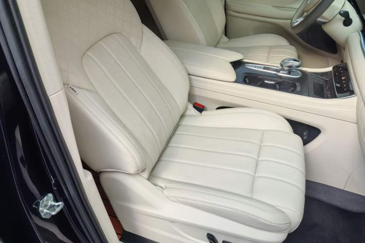 Used VOYAH Dream 2024 PHEV Extended-Range Premium Edition Exterior 4