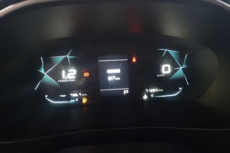 Used Baojun 530 2020 1.5T CVT Prestige Connected Version 7 Seats Odometer Close Up