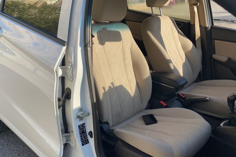 Used Baojun 310W 2017 1.5L Manual Comfort Version China VI Emission Standard
