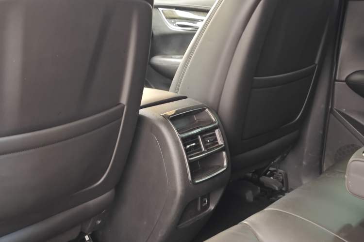 Used Cadillac XT5 2018 25T Luxury Model
