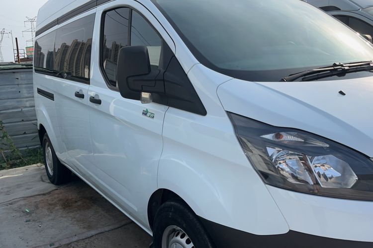 Used Ford Transit 2019 2.0T Diesel Multi-Purpose Commercial Vehicle Mid-Drive Mid-Roof 6-Seater China VI Standard