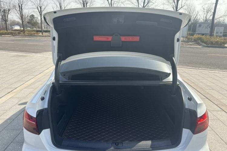 Used Audi A4L 2022 40 TFSI Luxury Dynamic Model