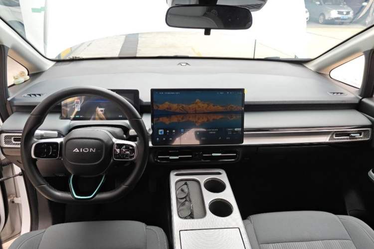 Used AION Y 2023 Younger