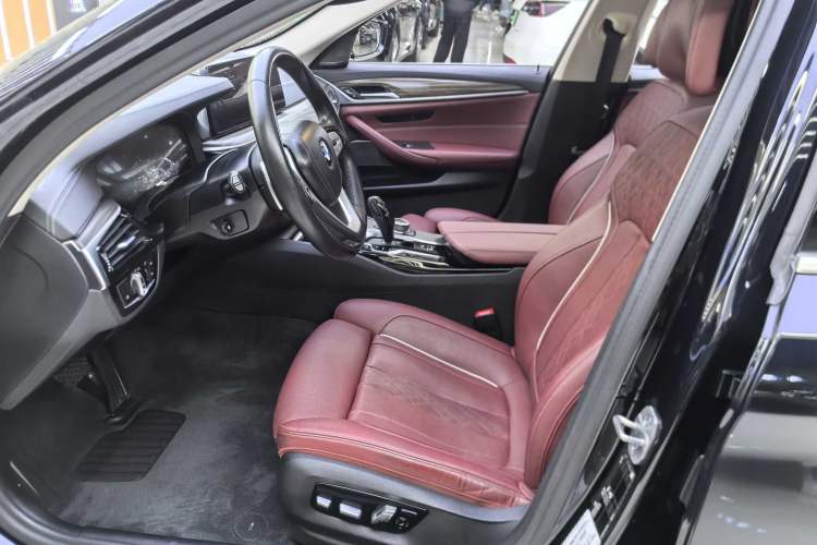 Used BMW 5 Series 2022 Second Facelift 530Li Luxury Edition Premium Package
