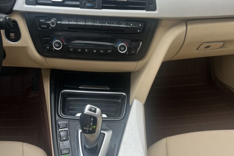 Used BMW 3 Series 2015 320Li Fashion Model Audio And AC Panel