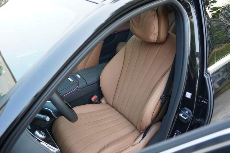 Used Mercedes-Benz E-Class 2024 E 260 L Interior 9