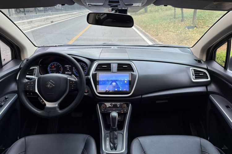 Used Suzuki S-Cross 2014 1.6L CVT Four-Wheel Drive Luxury Version
