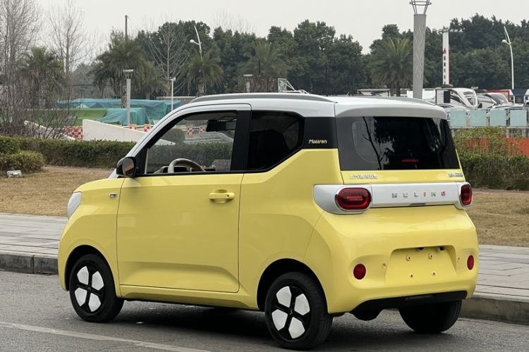 Used Wuling Hongguang MINIEV 2024 3rd Generation 215km Advanced Version
