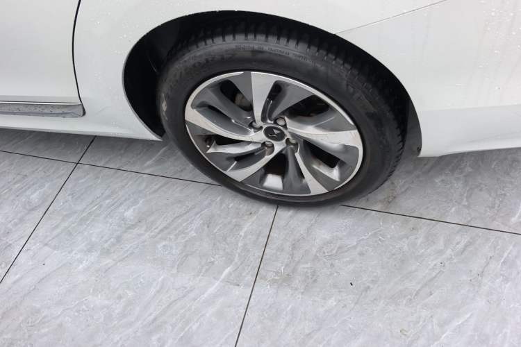 Used DS 5LS 2014 1.6T Luxury Edition THP160