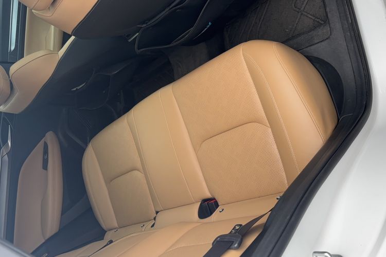 Used Geely Auto Emgrand L HiP 2024 Champion Edition 1.5TD-DHT Pro 100KM Excellence Model Interior 5