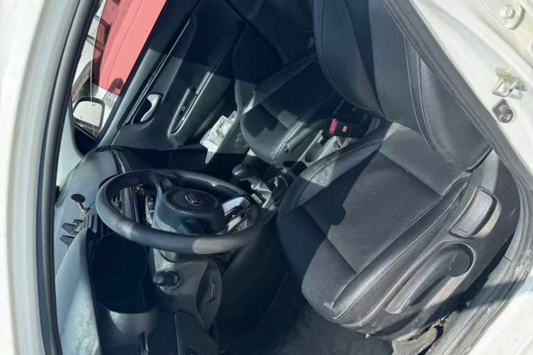 Used Kia K2 2017 Sedan 1.4L Manual Transmission 15th Anniversary Special Edition GLS
