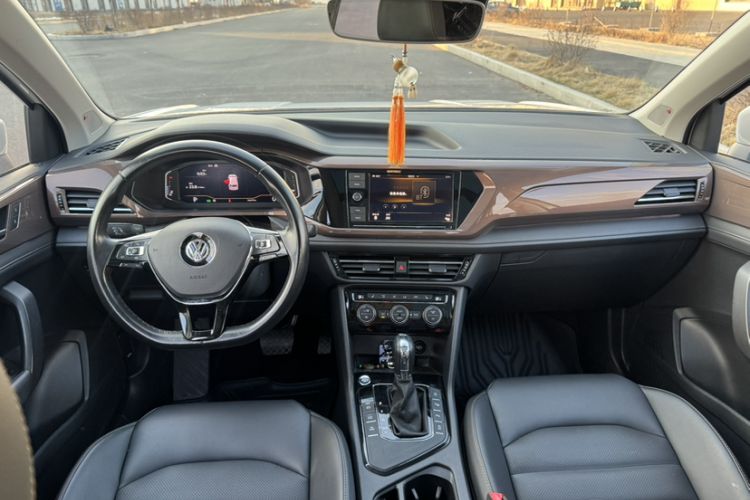 Used Volkswagen Tharu 2019 280TSI Two-Wheel Drive Flagship Version China VI Standard Interior 1