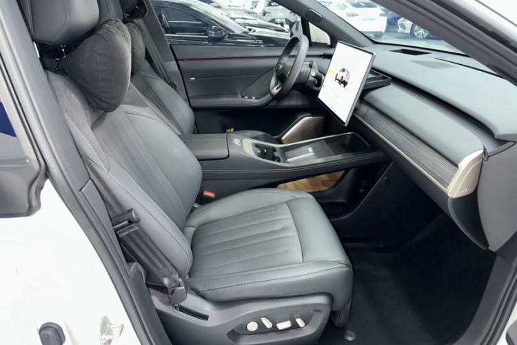 Used ONVO L60 2024 60 kWh Rear-Drive Version Interior 2