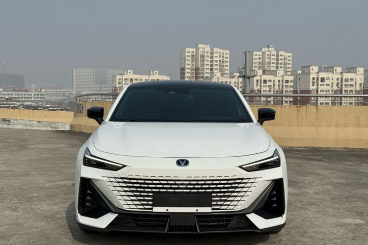 Used Changan UNI-V 2023 1.5T Prestige Model
