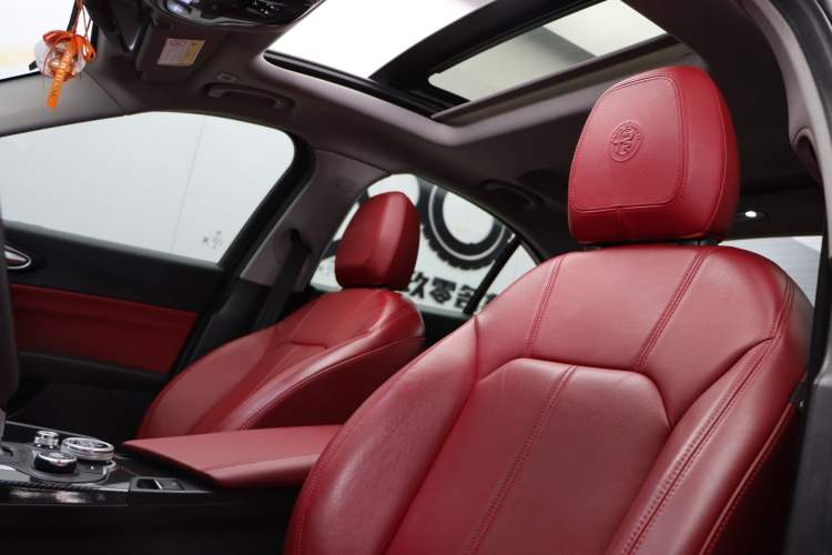 Used Alfa Romeo Giulia 2017 2.0T 200HP Luxury Edition