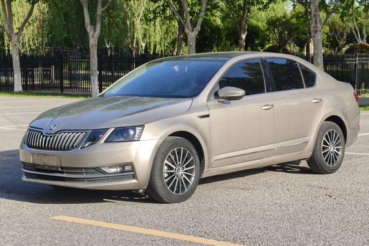 Used Skoda Octavia 2019 TSI230 DSG Smart & Comfort Edition China VI Standard