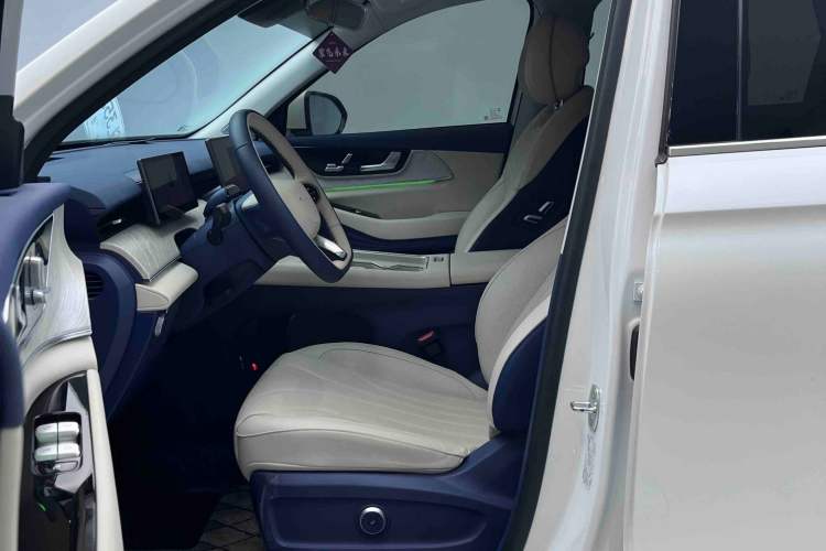 Used Chery Fengyun T9 2024 120 Long-Range Luxury Version 7 Seats Ternary Lithium
