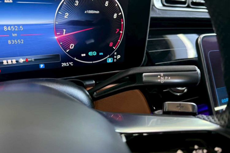 Used Mercedes-Benz S-Class 2022 S 450 L 4MATIC Odometer Close Up