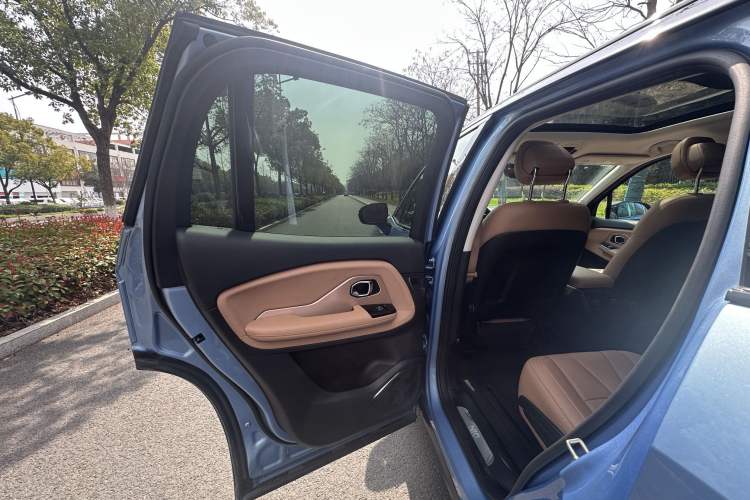 Used Nio ES8 2018 355 km Base Version 7-Seater Edition