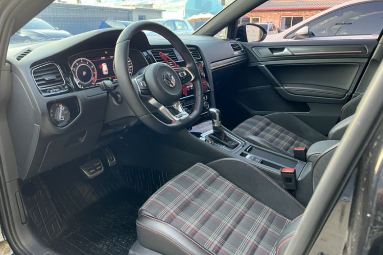 Used Volkswagen Golf GTI 2018 2.0 TSI GTI
