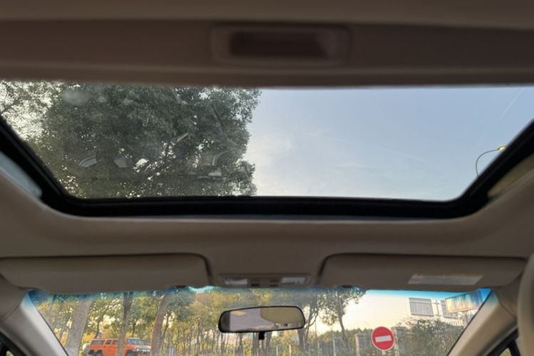 Used Honda Jade 2016 1.8L Automatic Comfort Elite Version 5 Seats Interior 12