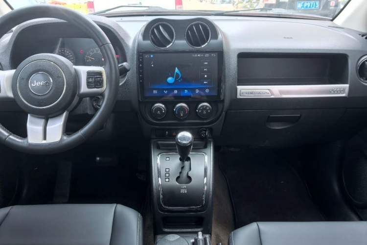 Used Jeep Compass 2014 2.0L two-wheel drive sport version