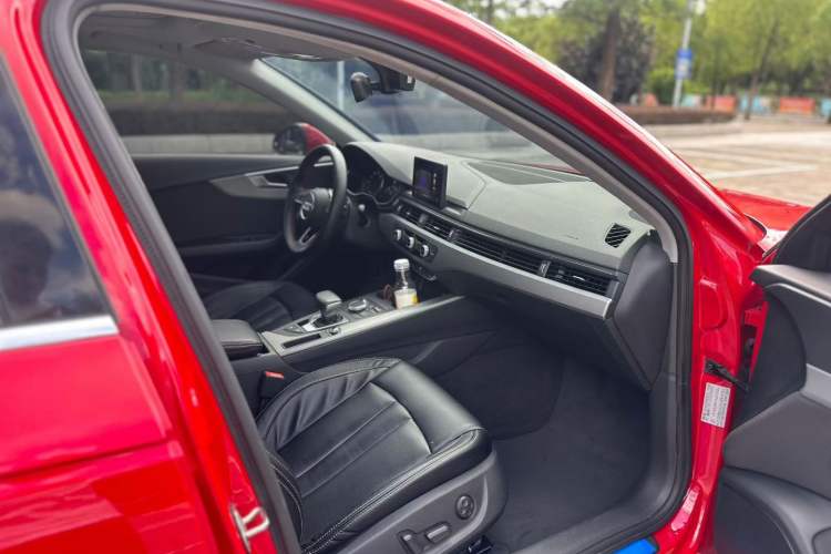 Used Audi A4L 2018 30th Anniversary Edition 40 TFSI Trendy Model
