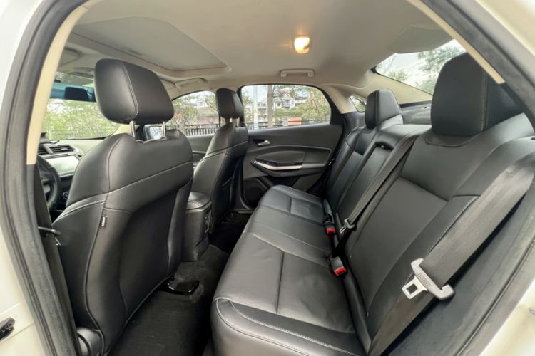 Used Honda Vezel 2020 1.5L CVT Pioneer Edition
