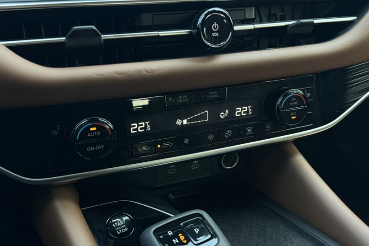 Used Nissan Pathfinder 2024 380 VC-TURBO Four-Wheel Drive Intelligent Driving Version 6 Seats Interior 6