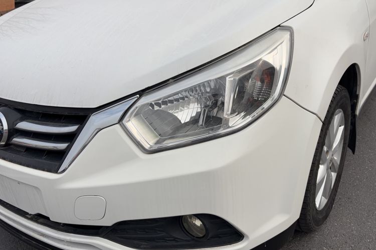 Used Venucia R50 2015 1.6L Manual Fashion Edition