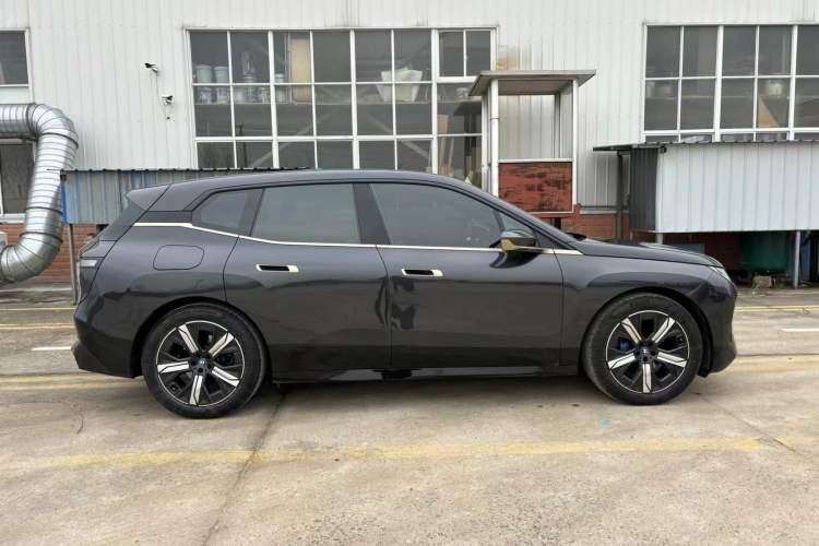 Used BMW iX 2022 xDrive40
